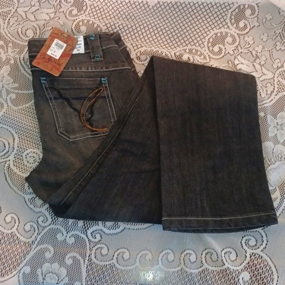 NEW WITH TAGS ! CATTIVA Jeans Sz 28 ( 6047